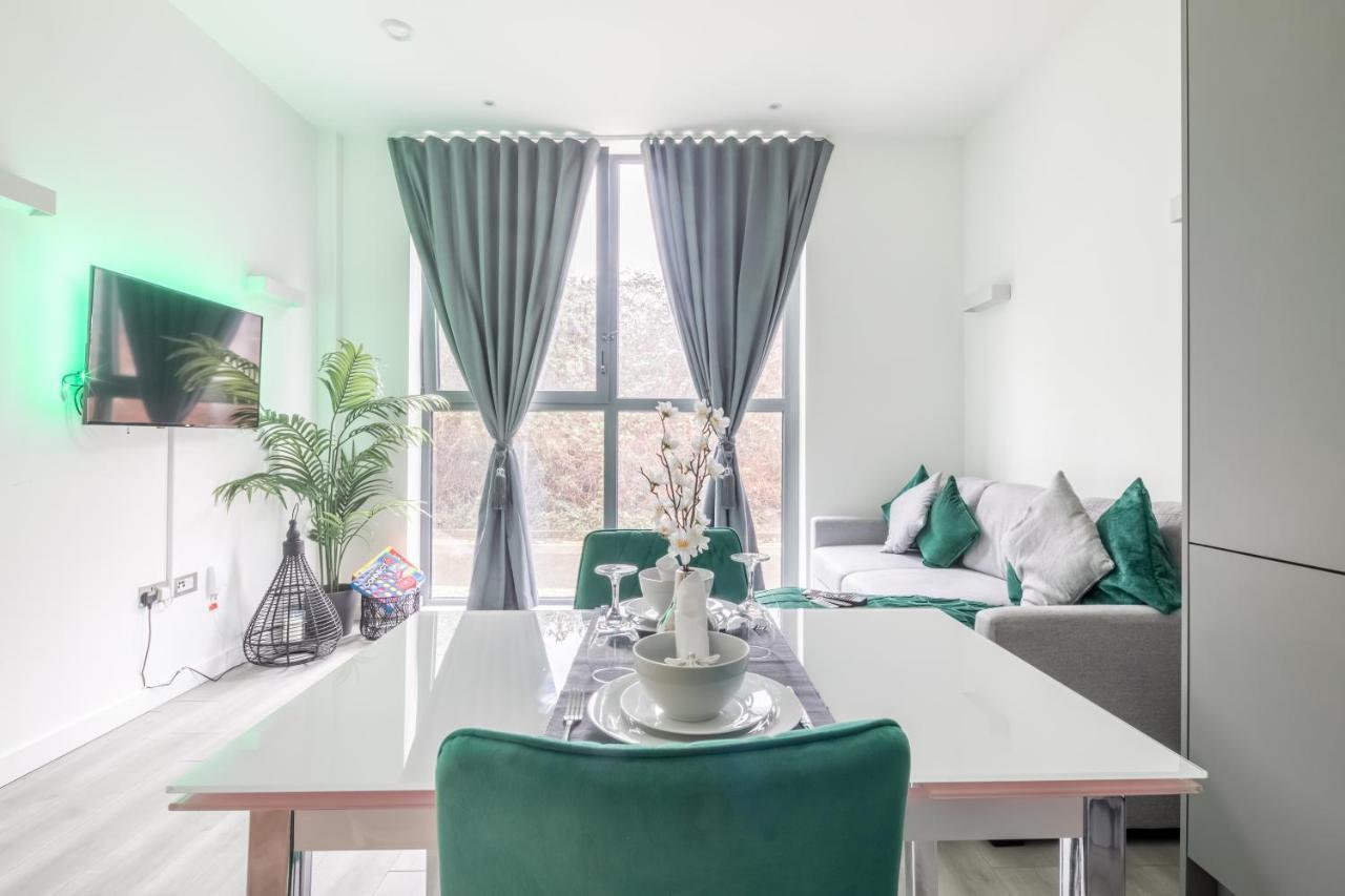 Elegant Apartment Milton Keynes Esterno foto